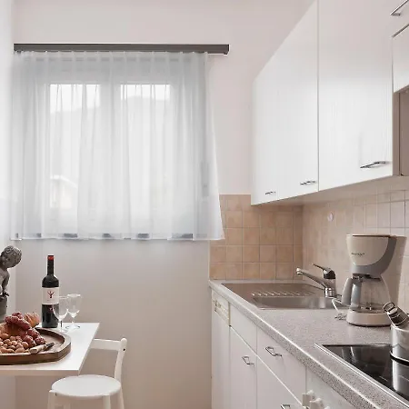 Lägenhet Suite-18 By Interhome