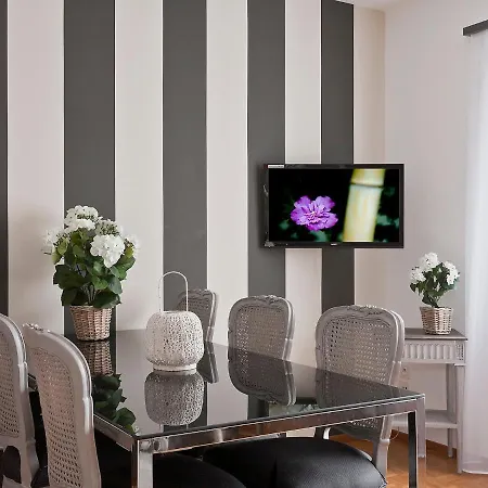 Apartment Suite-18 By Interhome